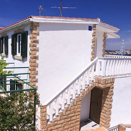 Jole Apartment *